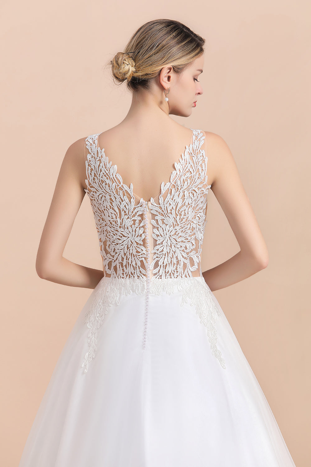 Boho V-Neck Lace Wedding Dress | Tulle Appliques Sleeveless Bridal Gowns
