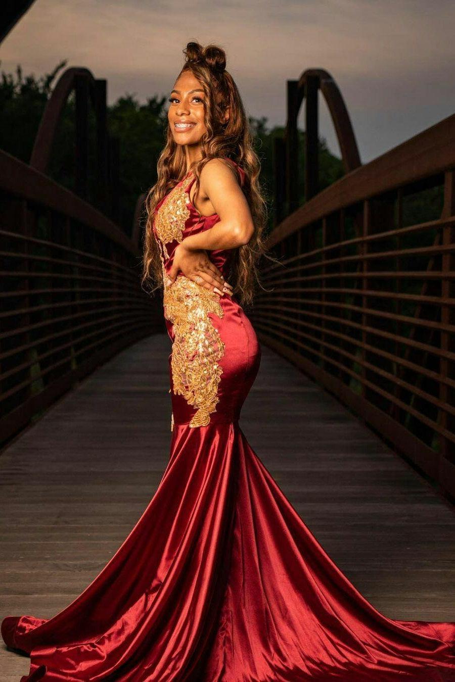 Burgundy V Neck Prom Dress Sleeveless Mermaid Appliqued Evening Formal Dress