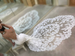 Cathedral Lace Train Backless Wedding Dresses V-neck Spaghetti Straps Sheath Bridal Gowns