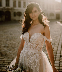 Charming Off The Shoulder Tulle Nude Pink Appliques Beach Wedding Dresses