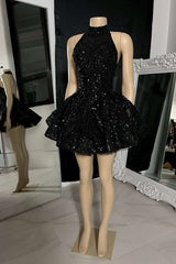 Charming Sleeveless High-neck MIni Prom Dress With Beading