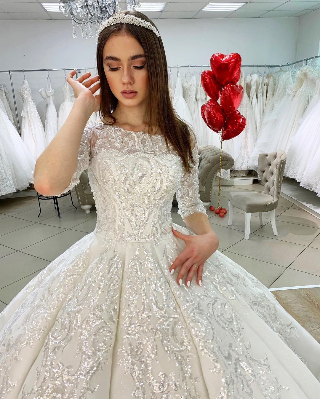 Chic Half Sleeves Ball Gown Wedding Dress With Lace Appliques