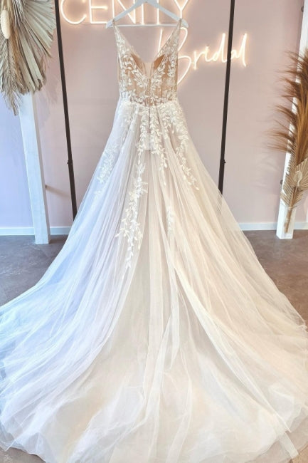 Chic Long V-Neck Sleeveless Lace Bridal Dress
