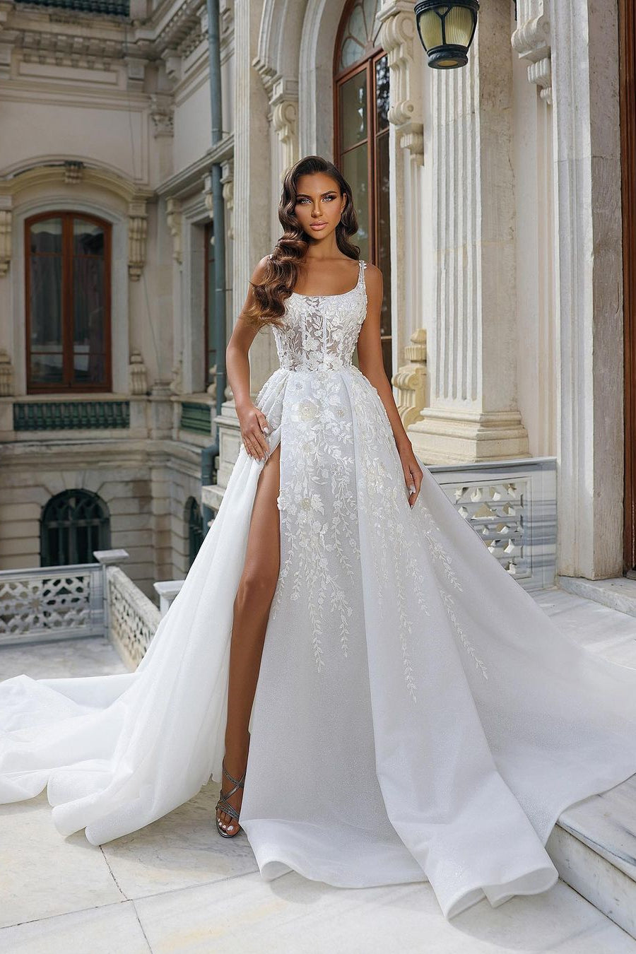 Chic Long White Straps Sleeveless Lace Bridal Dress With Split