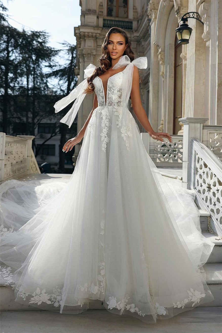 Chic Long White V-neck Sleeveless Bridal Dress With Lace