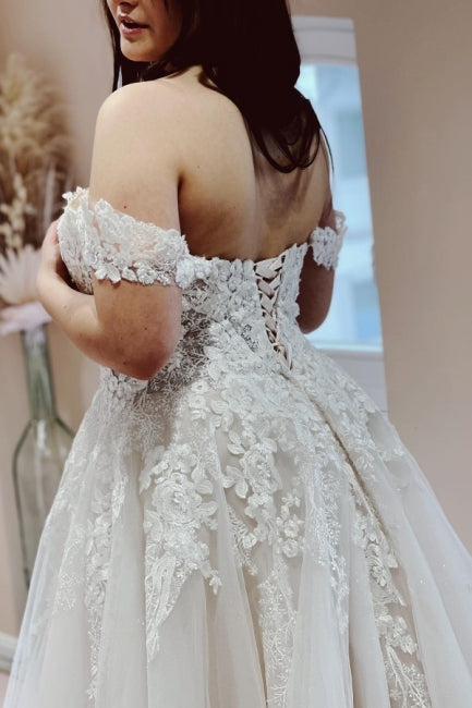 Chic Off the Shoulder Strapless A-Line Lace Tulle Bridal Gowns