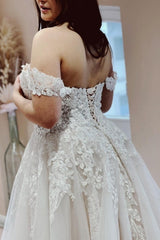 Chic Off the Shoulder Strapless A-Line Lace Tulle Bridal Gowns