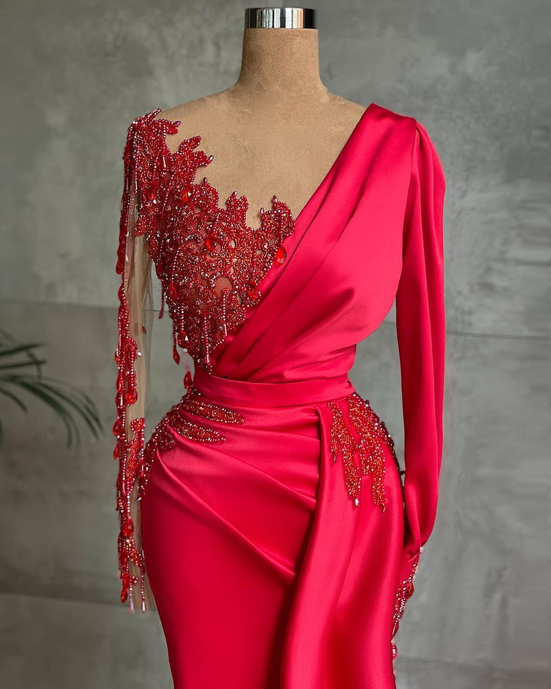 Chic Satin Long Sleeves Ruby Lace Appliques Ruffles Mermaid Prom Dresses | Suzhoufashion Chic Satin Long Sleeves Ruby Lace Appliques Ruffles Mermaid Prom Dresses | Suzhoufashion