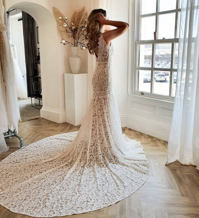 Chic Sleeveless Lace Beach Wedding Dress Mermaid Bridal Gowns Online