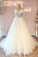 Chic Spaghetti-Straps Sleeveless Long Lace Bridal Dress