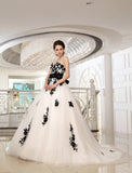 Chic Strapless Tulle Lace Wedding Dresses With Black Appliques