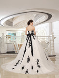 Chic Strapless Tulle Lace Wedding Dresses With Black Appliques