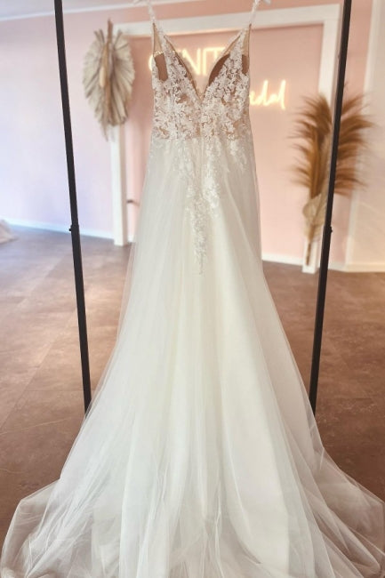 Chic Sweetheart Long V-Neck Sleeveless Lace Bridal Dress