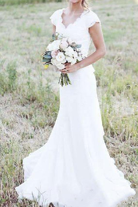 Country A-Line Wedding Dresses V-Neck Lace Tulle Cap Sleeve Plus Size Bridal Gowns with Sweep Train