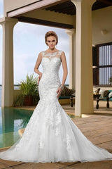 Country Plus Size Mermaid Wedding Dress Scoop Lace Regular Straps Bridal Gowns with Court Train