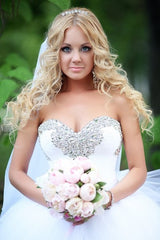 Crystal Sweetheart White Ball Gown Wedding Dresses High Quality Custom Court Train Tulle Bridal Gowns
