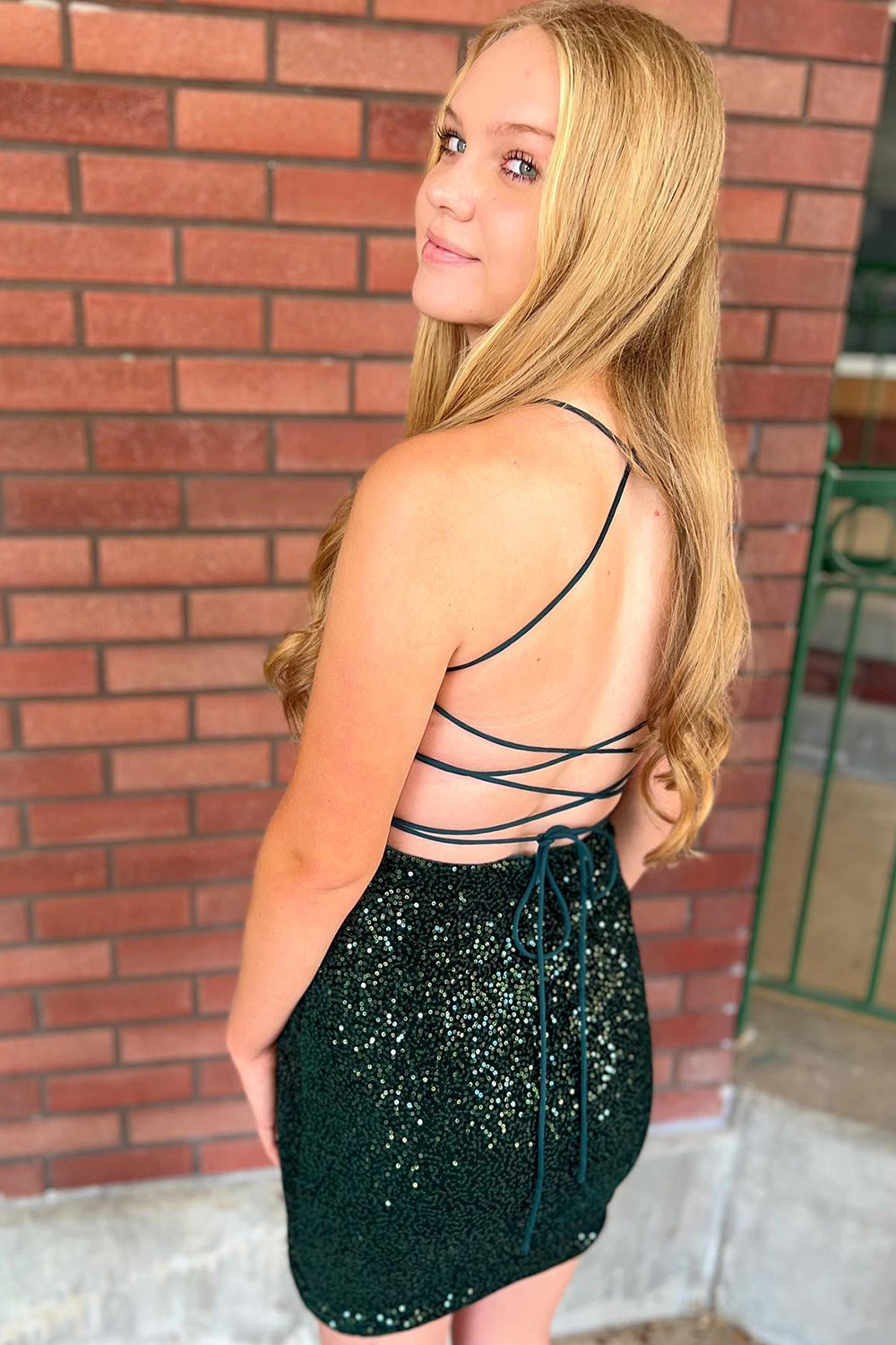 Dark Green Homecoming Dresses Sequined Tight Short Cocktail Dresses with Slit