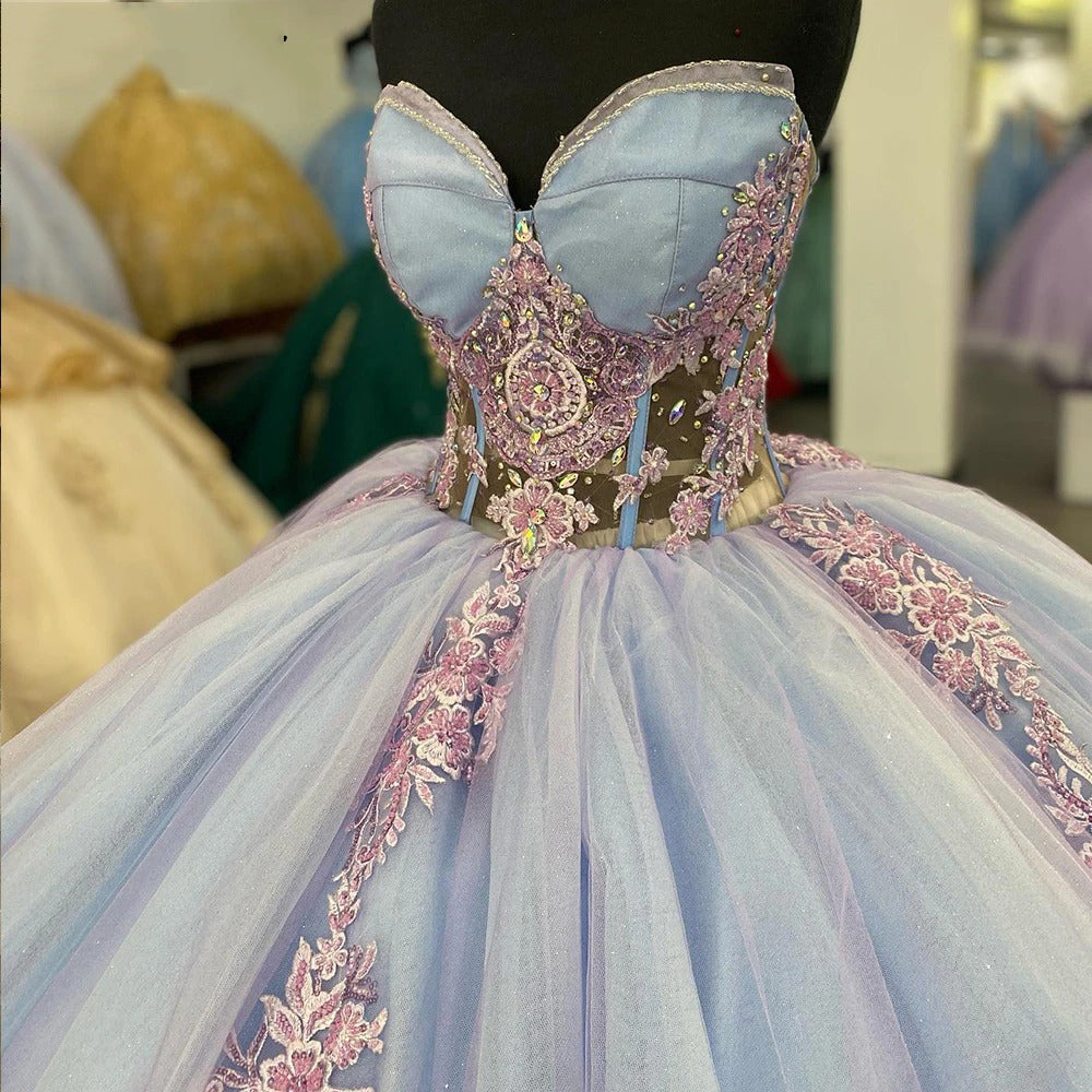 Elegant Ball Gown Strapless Sleeveless Flowers Lace Appliques Sweep Train Tulle Quinceanera Dress Evening Gown For Sweet 16