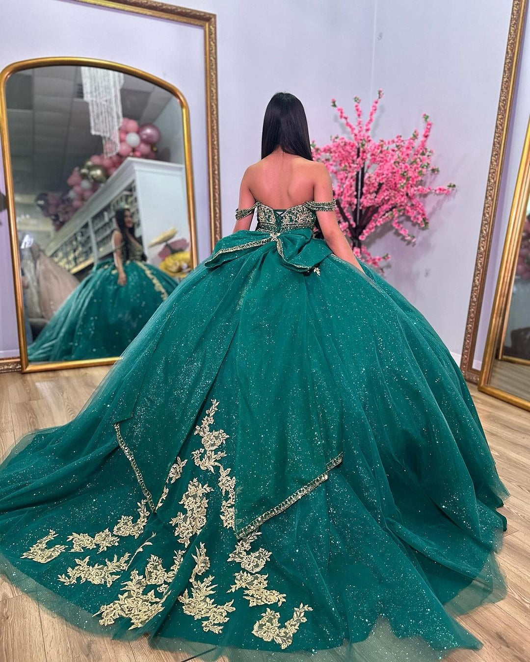 Elegant & Luxury Ball Gown Off Shoulder Gold Appliques Emerald Green Tulle Princess Birthday Party Dress Quinceanera Dress For Sweet 16 Elegant & Luxury Ball Gown Off Shoulder Gold Appliques Emerald Green Tulle Princess Birthday Party Dress Quinceanera Dress For Sweet 16