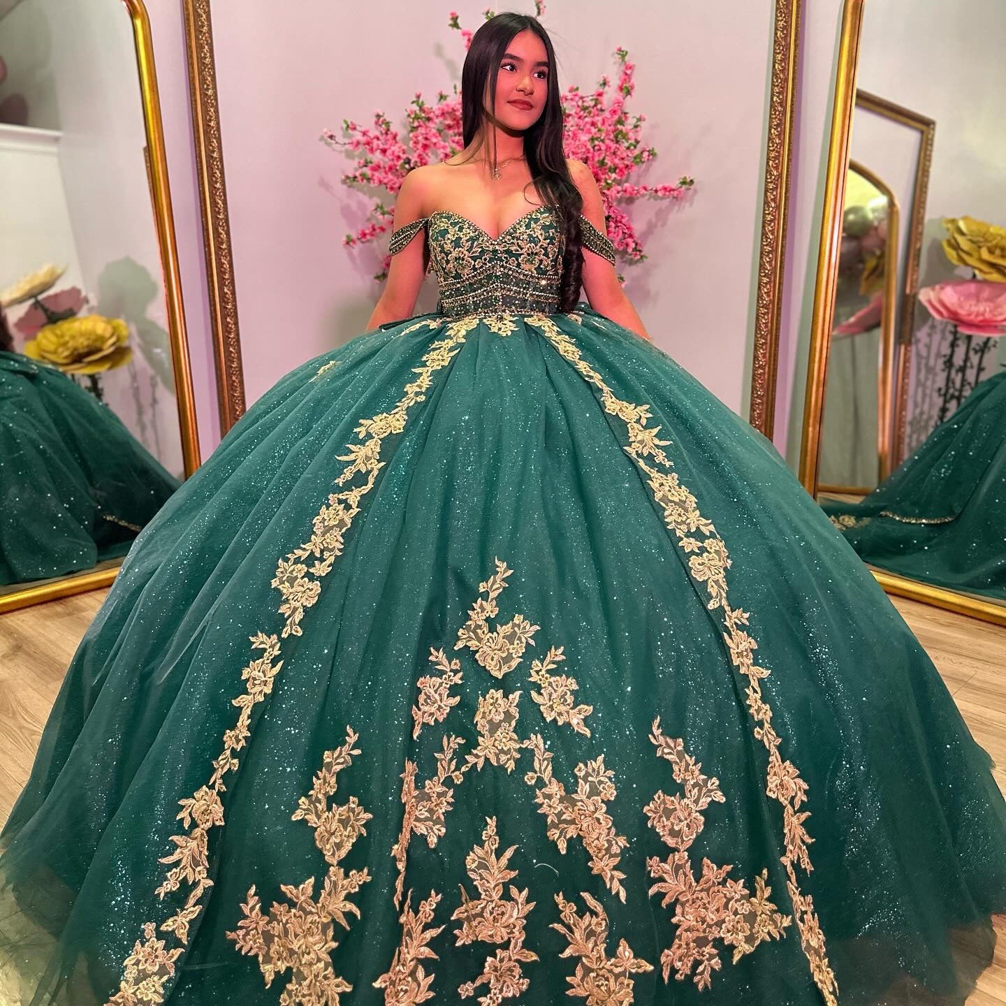 Elegant & Luxury Ball Gown Off Shoulder Gold Appliques Emerald Green Tulle Princess Birthday Party Dress Quinceanera Dress For Sweet 16 Elegant & Luxury Ball Gown Off Shoulder Gold Appliques Emerald Green Tulle Princess Birthday Party Dress Quinceanera Dress For Sweet 16