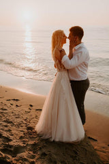 Elegant Sleeveless Aline Beach Wedding Dress Floral Lace Tulle Beach Bridal Dress