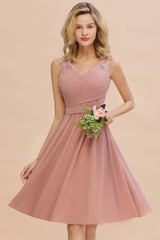 Elegant Sleeveless V-Neck Short Party Dress With Lace