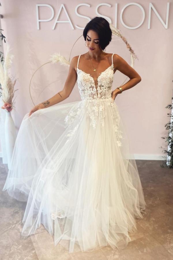 Elegant Spaghetti-Strap Lace Wedding Dress Beach Bridal Gowns