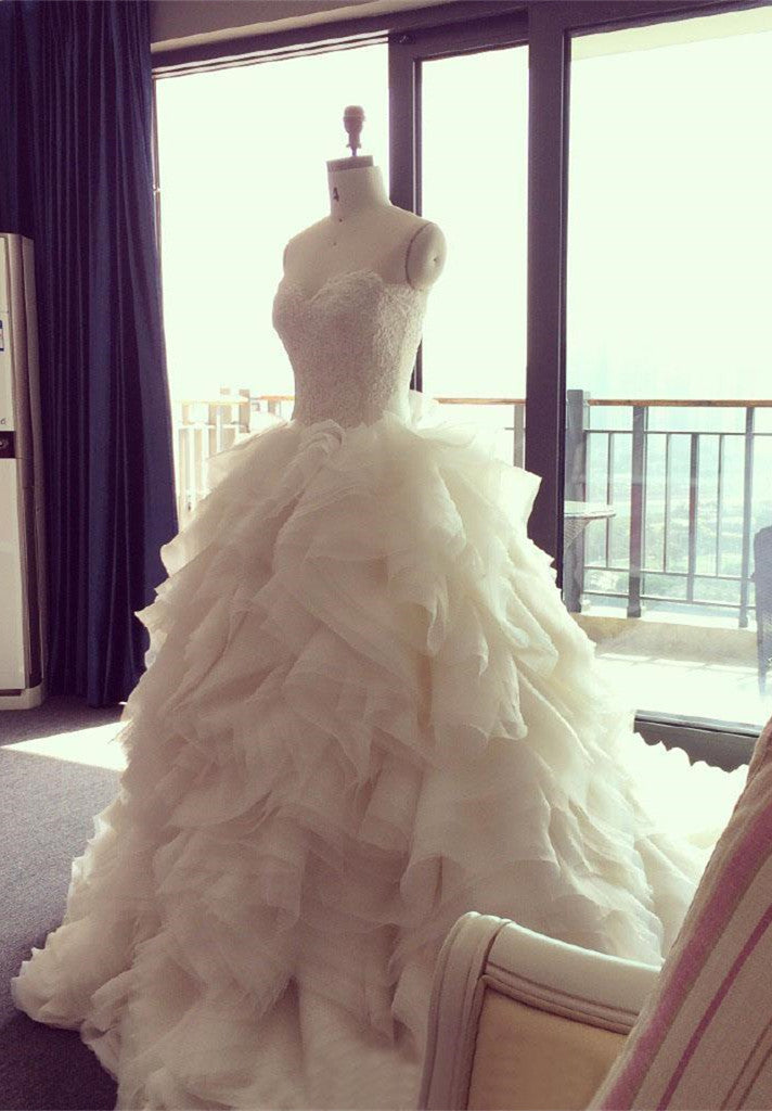 Elegant Sweetheart Ruffles Wedding Dress with Beadings Latest Court Train Bridal Gown