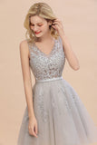 Elegant V-Neck Sleeveless Short Prom Dress | Mini Homecoming Dress With Lace Appliques