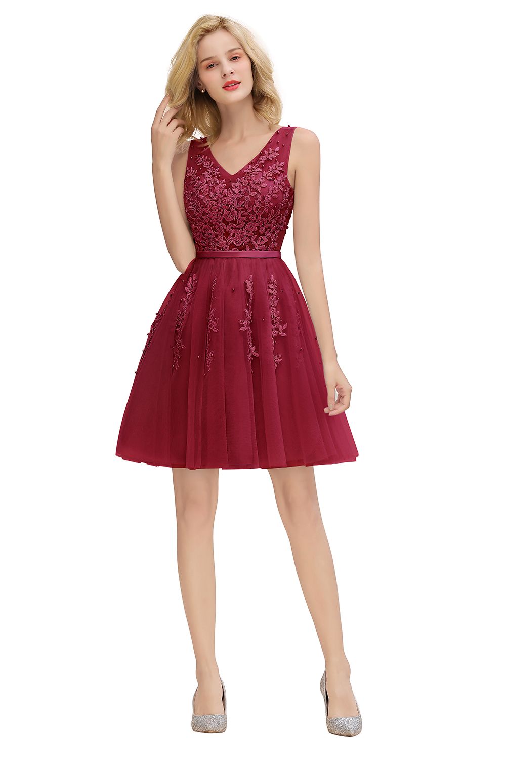 Elegant V-Neck Sleeveless Short Prom Dress | Mini Homecoming Dress With Lace Appliques