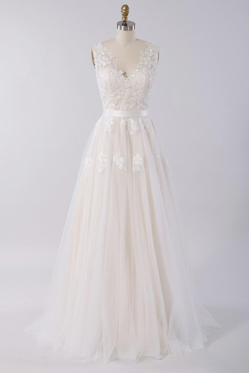 Elegant V-neck A-line Appliques Tulle Wedding Dress