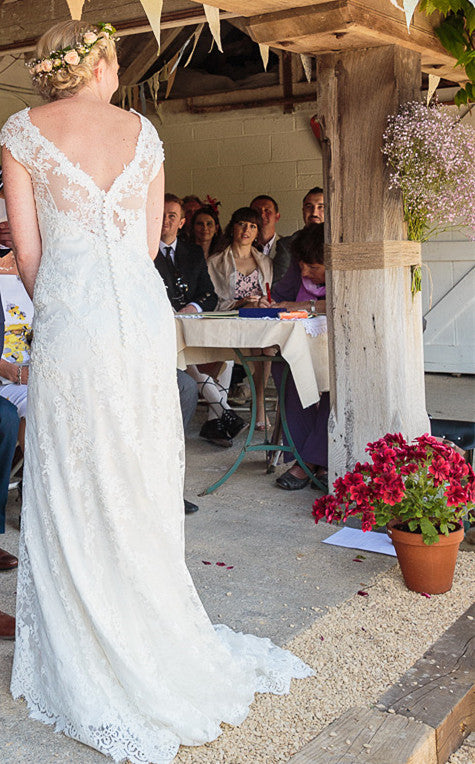 Elegant V-neck Lace Wedding Dress Open Back Garden Bridal Shower Dress | Suzhoufashion Elegant V-neck Lace Wedding Dress Open Back Garden Bridal Shower Dress | Suzhoufashion