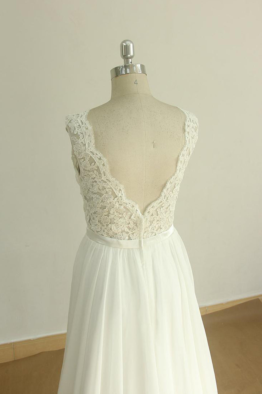 Elegant V-neck Sleeveless Lace Wedding Dress | White A-line Chiffon Bridal Gown
