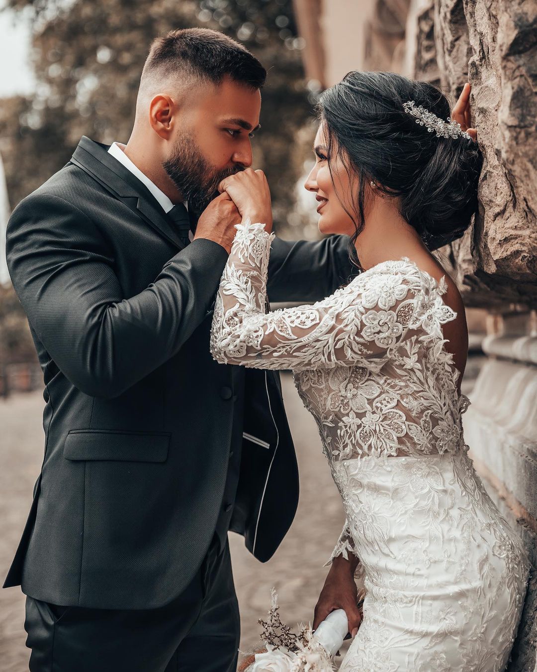 mermaid coin dress Elegant White Floral Lace Mermaid Spring Wedding Dress Long Sleeves V-Neck Slim Bridal Dresses