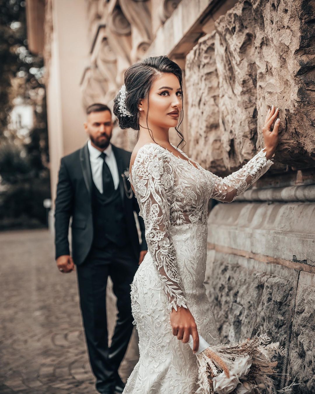 chinese dress ladies Elegant White Floral Lace Mermaid Spring Wedding Dress Long Sleeves V-Neck Slim Bridal Dresses