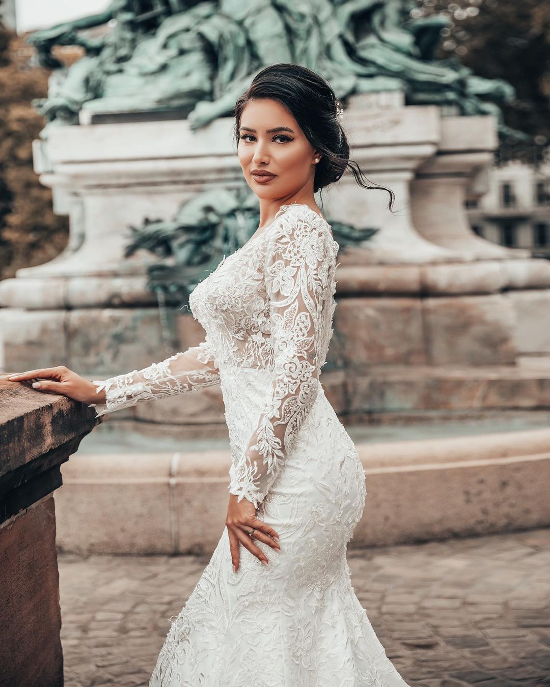 Elegant White Floral Lace Mermaid Spring Wedding Dress Long Sleeves V Neck Slim Bridal Dresses Suzhoufashion
