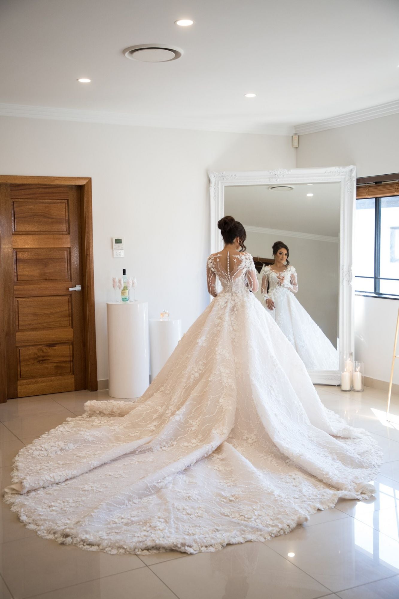 Exquisite Appliques Sheer Tulle Bridal Gowns | Long Sleeve A-line Wedding Dresses