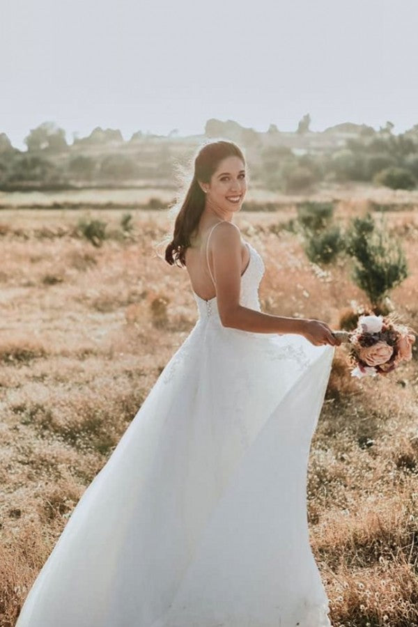 Exquisite Spaghetti Strap Sleeveless A-Line Floor-Length Lace Beach Wedding Dresses