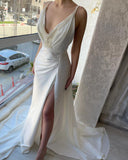 Fabulous Long White V-neck Pearls Sleeveless Prom Dresses With Split