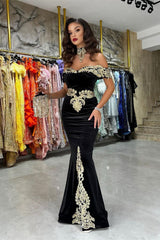 Fabulous Off-The-Shoulder Mermaid Black Prom Dresses with Appliques