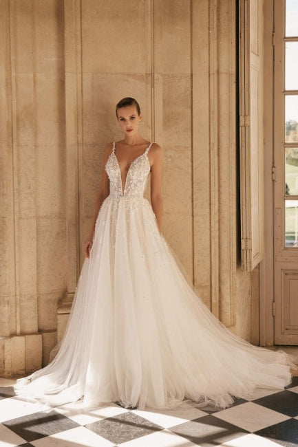 Fabulous Spaghetti-Straps Sleeveless Long Lace Bridal Dress