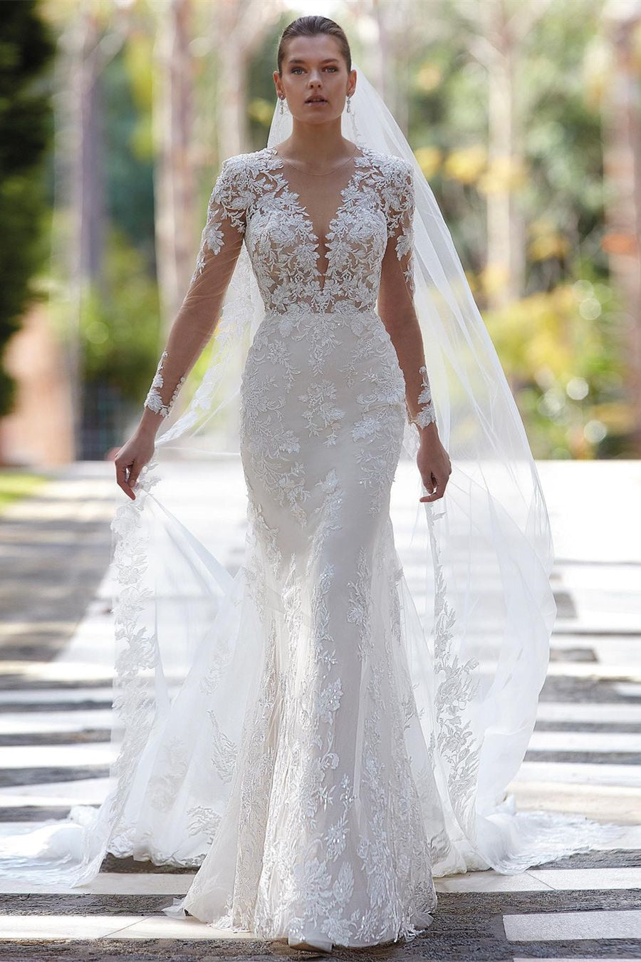 Fabulous V-Neck Mermaid Beach Bridal Dresses Appliques Long SleevesWith Lace Appliques