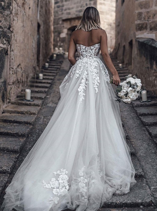 sweetheart beach wedding dress Spaghetti Strap Deep V Neck Beach Wedding Dresses With Applique US12 / White