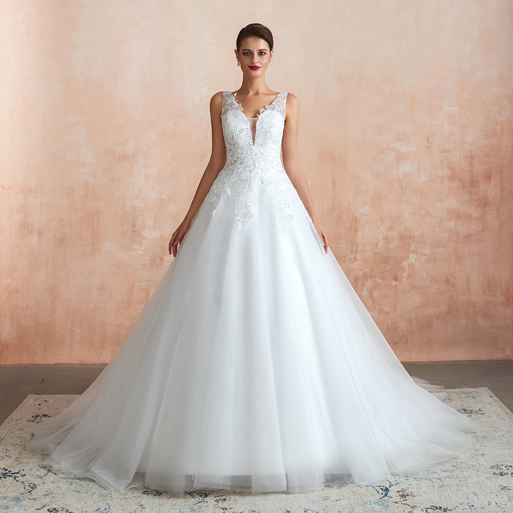 Fantastic Tulle Appliques Sleeveless White Wedding Dress