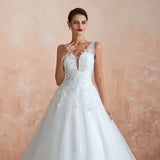 Fantastic Tulle Appliques Sleeveless White Wedding Dress
