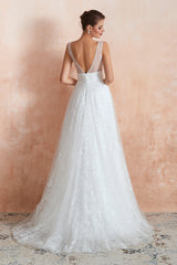 Fantastic V-Neck Sleeveless White Appliques Wedding Dress With Pearls