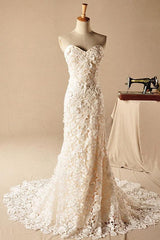 Formal Mermaid Wedding Dresses Strapless Lace Sleeveless Bridal Gowns with Court Train