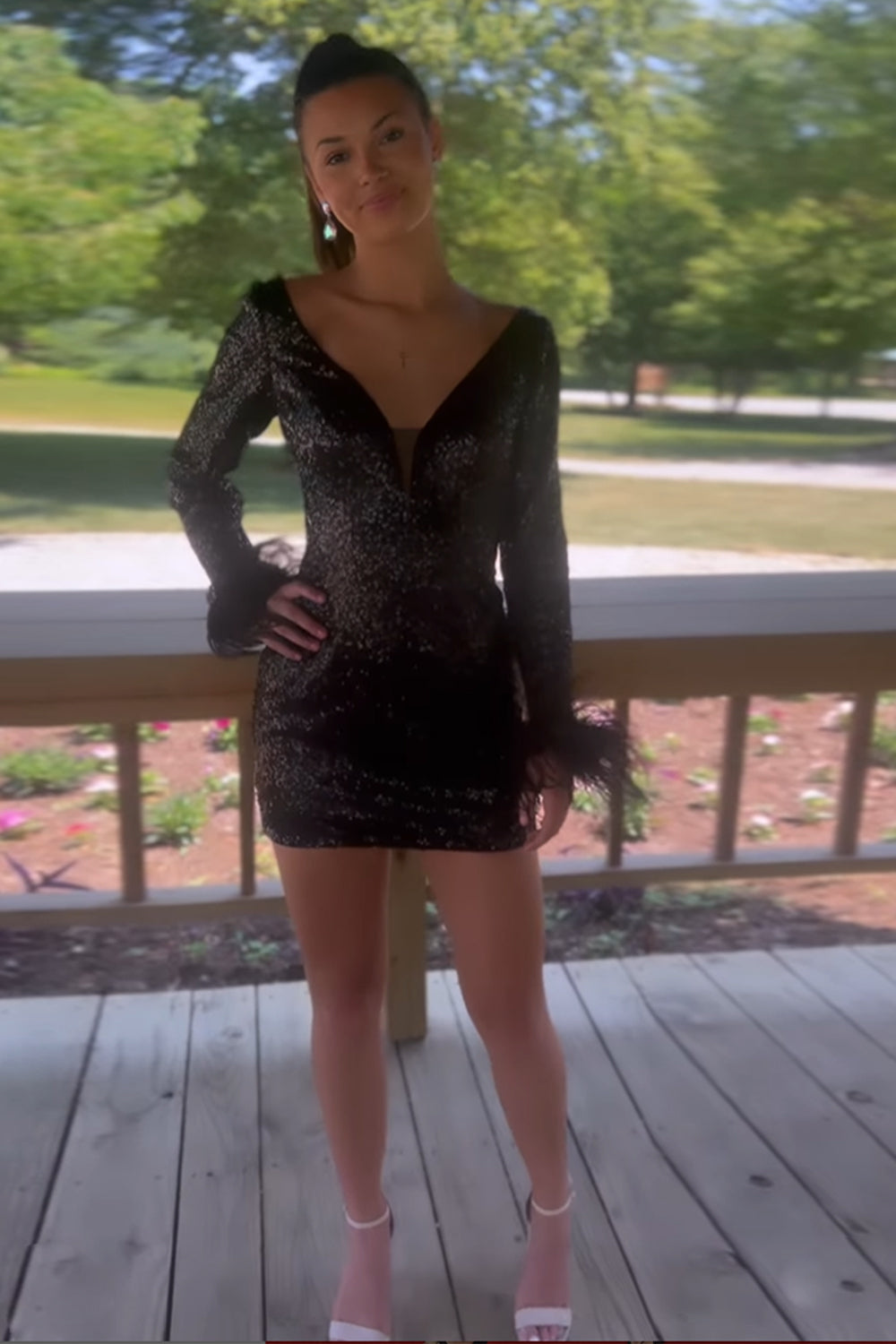 Fuchsia Homecoming Dresses Sequined Long Sleeves Tight Short Cocktail Dresses with Feathers