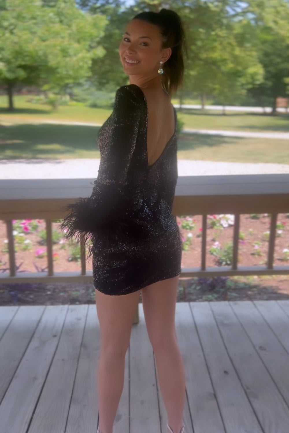 Fuchsia Homecoming Dresses Sequined Long Sleeves Tight Short Cocktail Dresses with Feathers