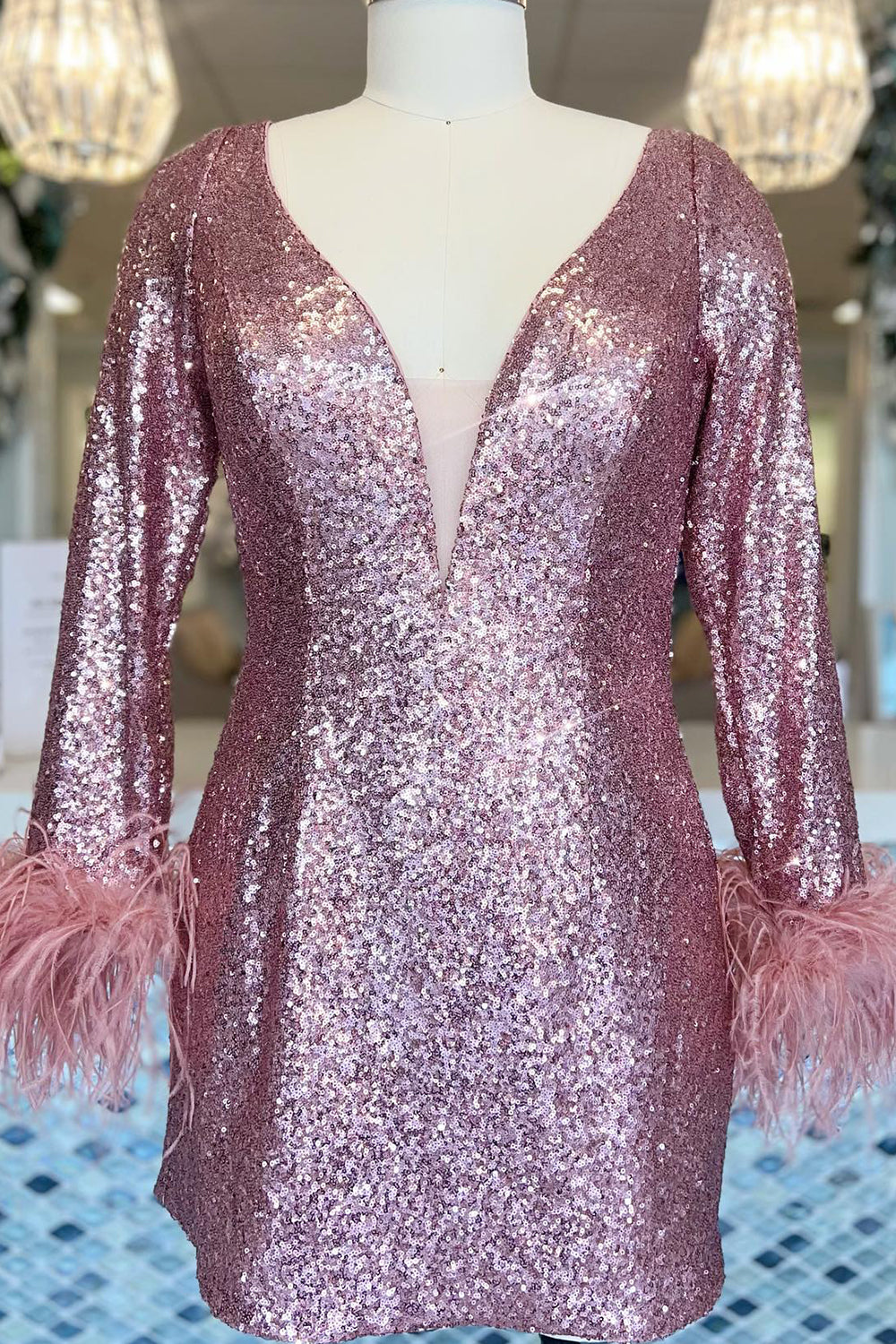 Fuchsia Homecoming Dresses Sequined Long Sleeves Tight Short Cocktail Dresses with Feathers